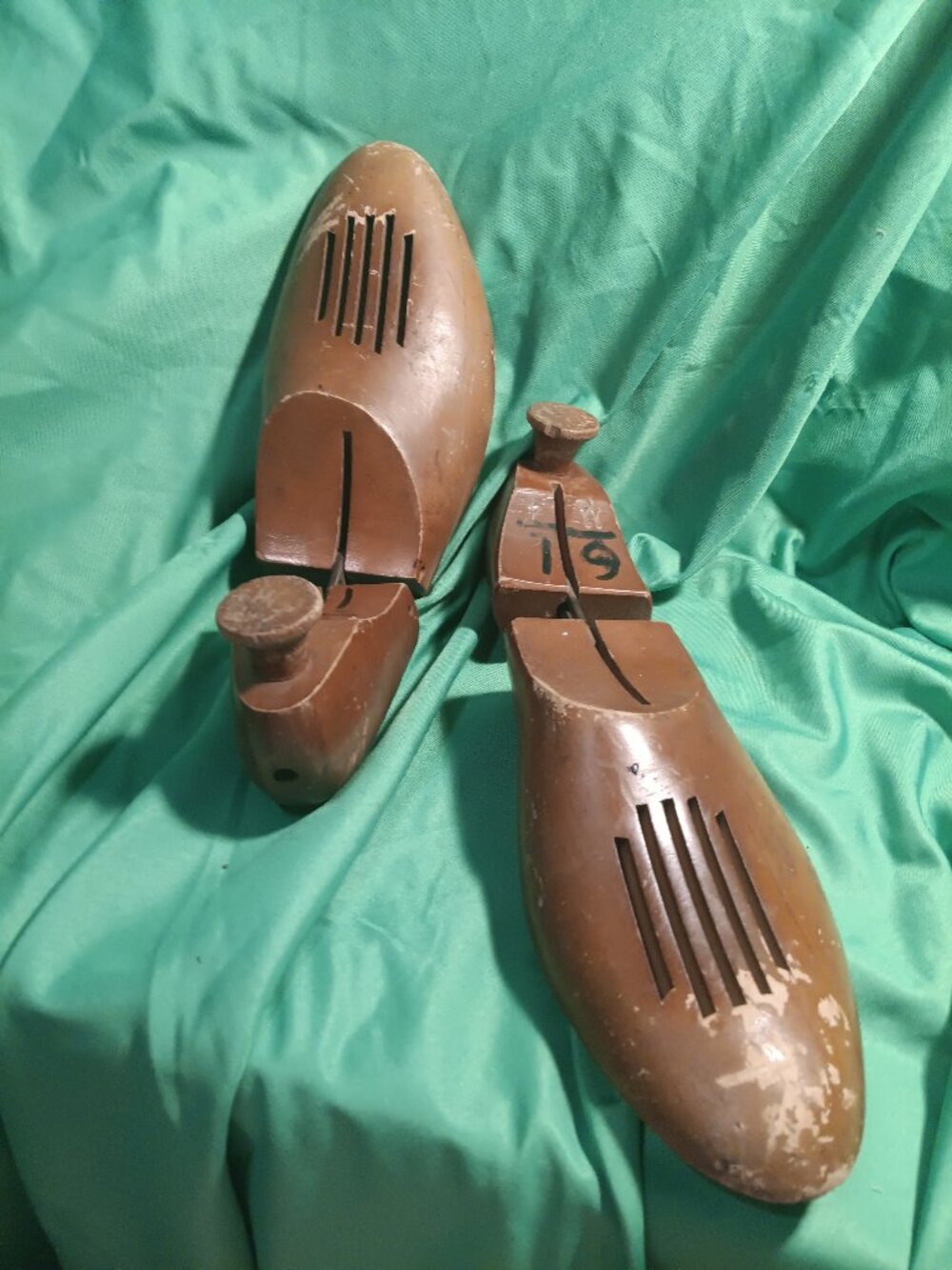 sHOE lASTS  WOOD